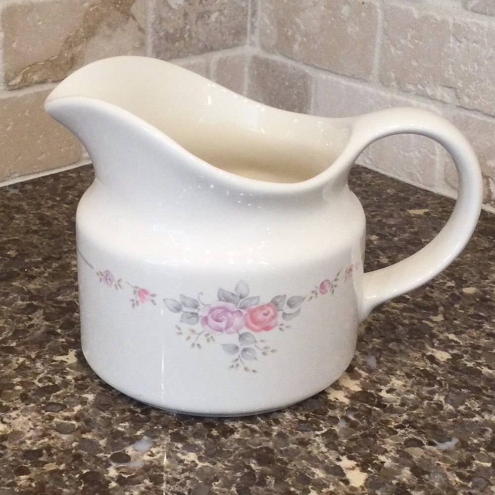 Vintage Pfaltzgraff Trousseau Gravy Boat